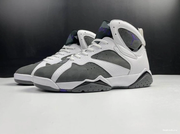 One Kick (2021) Flint CU9307-100 Retro 7 Jordan 0728